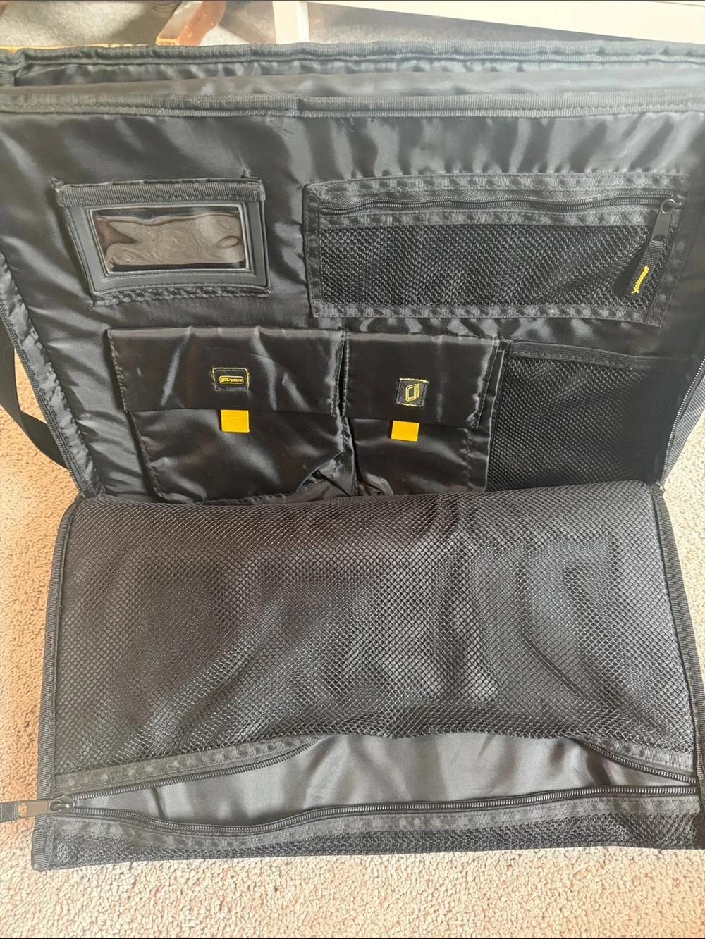 Targus Black and Gray Laptop Messenger Bag with Yellow Logo. Fits 16” laptop.